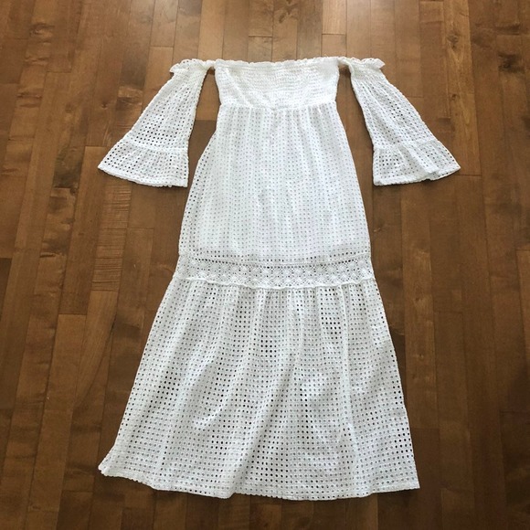 Venus white long eyelet with embroidery cold shoulder bell sleeves size 10 - Picture 2 of 9